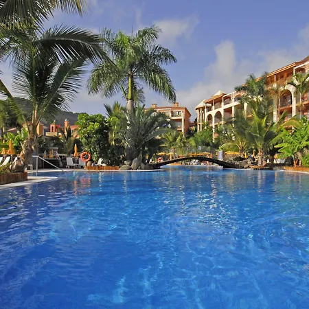 莫甘海滩热忱度假酒店 酒店 莫甘海滩