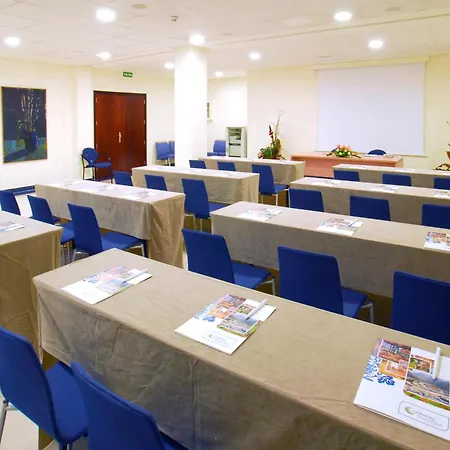 莫甘海滩热忱度假酒店