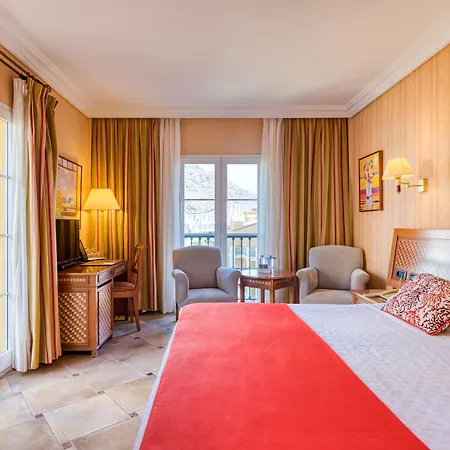 莫甘海滩热忱度假酒店