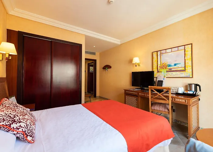 كورديال موجان بلايا 4* بويرتو دي موغان