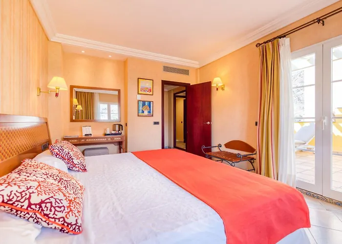 كورديال موجان بلايا فندق 4*