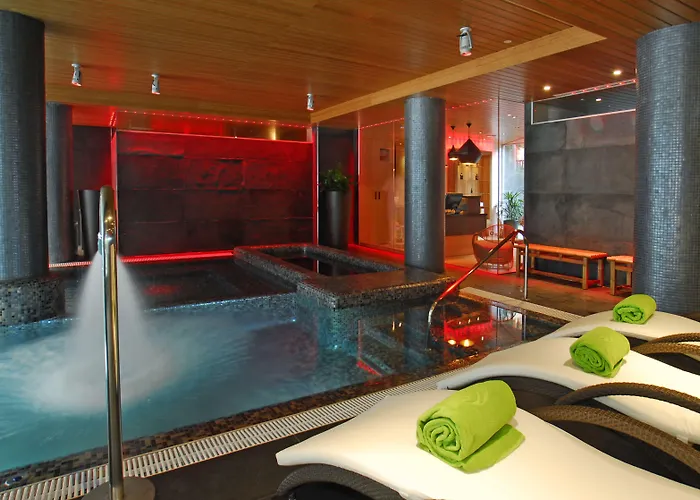 فندق كورديال موجان بلايا بويرتو دي موغان