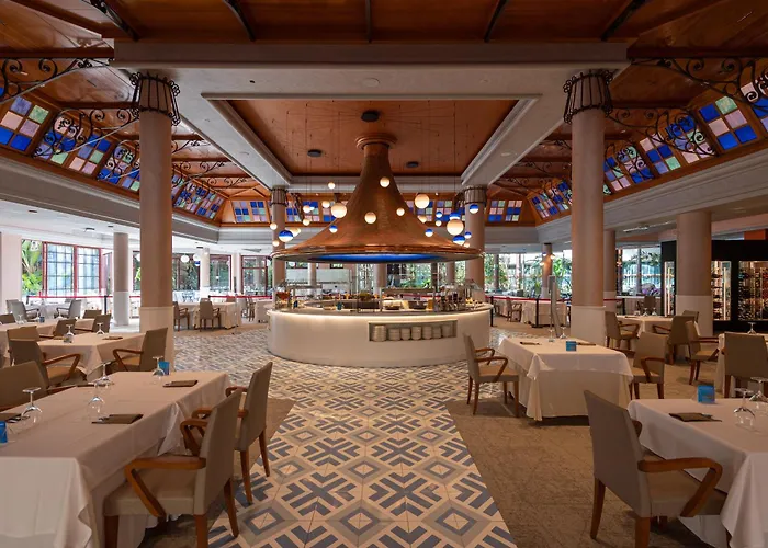 فندق كورديال موجان بلايا 4*