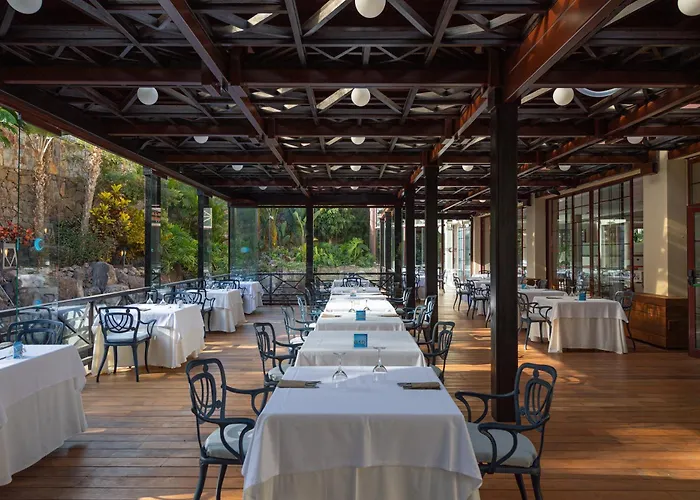 كورديال موجان بلايا بويرتو دي موغان